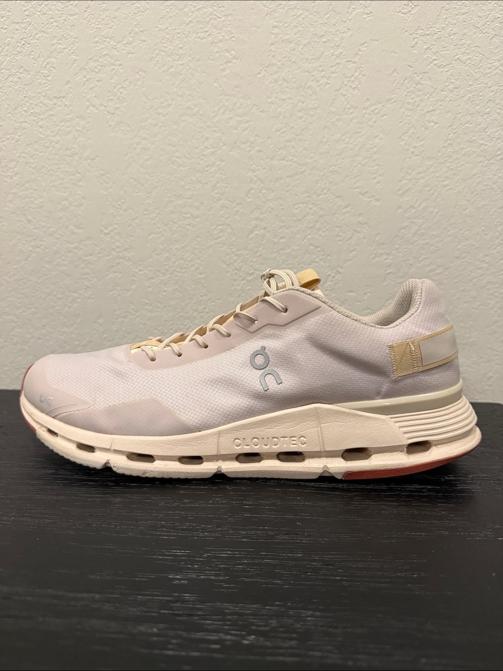 On Cloudtec Running Shoe in Light Pink/Beige